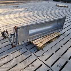 1 Stk. gebrauchte Kipptränke für den Boden, Länge: 2 m Vk36